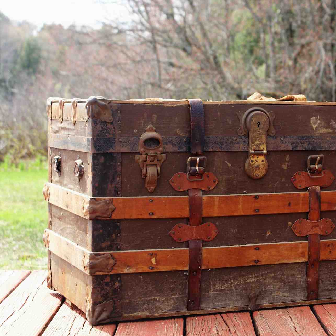 10 Awesome things to put in a family time capsule